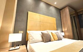 Astoria Supreme - Modern Boutique Suites